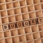 When Dashboards Disagree: How Attribution Bias Warps ROAS and Budget Decisions