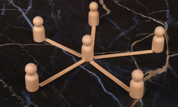SproutLink vs Linktree: Pick the right link-in-bio strategy for your team